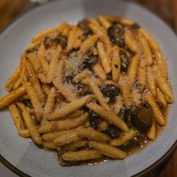 Daisies - Pasta Shops Near Me - Chicago, Illinois