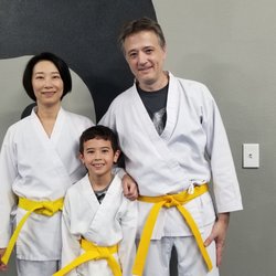 Shaolin Martial Arts - Family of new Yellow Belts!