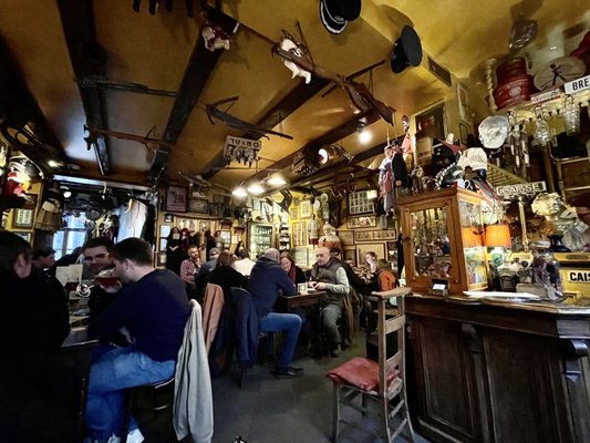 Poechenellekelder by null