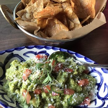 Barrio - Guacamole and spicy chips - Mexican Near Me - Chicago, Illinois Barrio - Guacamole and spicy chips - Mexican Near Me - Chicago, Illinois