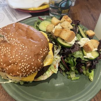 Russian River Brewing - Veggie burger and side salad - Brewpubs Near Me - Windsor, California Russian River Brewing - Veggie burger and side salad - Brewpubs Near Me - Windsor, California