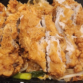 Le' Lert Thai Eatery - Fried chicken pad thai - Thai Near Me - Camas, Washington