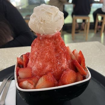 Meet Fresh - Strawberry Milk Shaved Ice Cream - Bubble Tea Near Me - Honolulu, Hawaii Meet Fresh - Strawberry Milk Shaved Ice Cream - Bubble Tea Near Me - Honolulu, Hawaii