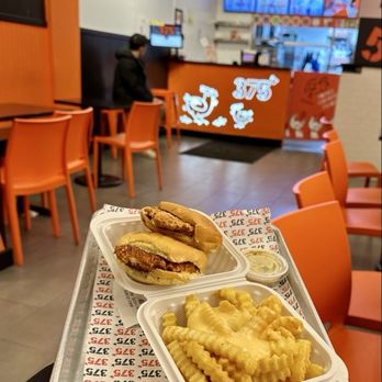 375 Chicken 'n Fries - Waffles Near Me - Queens, New York 375 Chicken 'n Fries - Waffles Near Me - Queens, New York