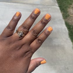 TT Nails & Spa - Gel manicure.