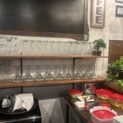 Papi’s Restaurant - Drink station