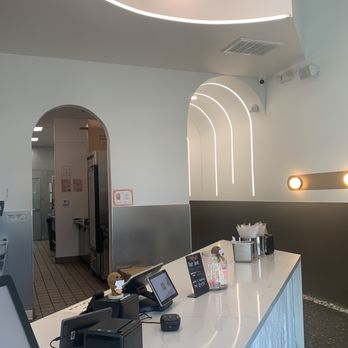 7 Miles Tea Lab - Interior - clean lines and contemporary? - Bubble Tea Near Me - Artesia, California