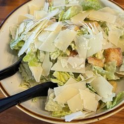 E Ke Pizza - Caesar salad