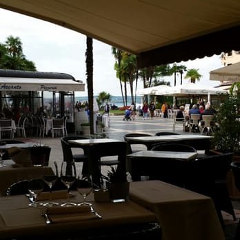 Risorgimento Di Damiani Arnaldo E C. - Ausblick vom Tisch an den Hafen - Bistros Near Me - Sirmione, 25 Risorgimento Di Damiani Arnaldo E C. - Ausblick vom Tisch an den Hafen - Bistros Near Me - Sirmione, 25