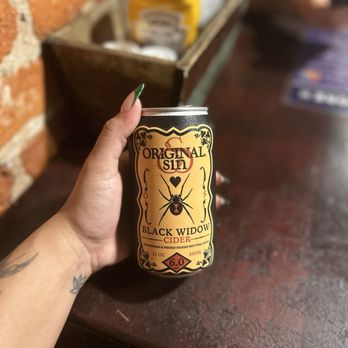 The Commodore - Blackberry cider - Bars Near Me - Washington, DC, District of Columbia