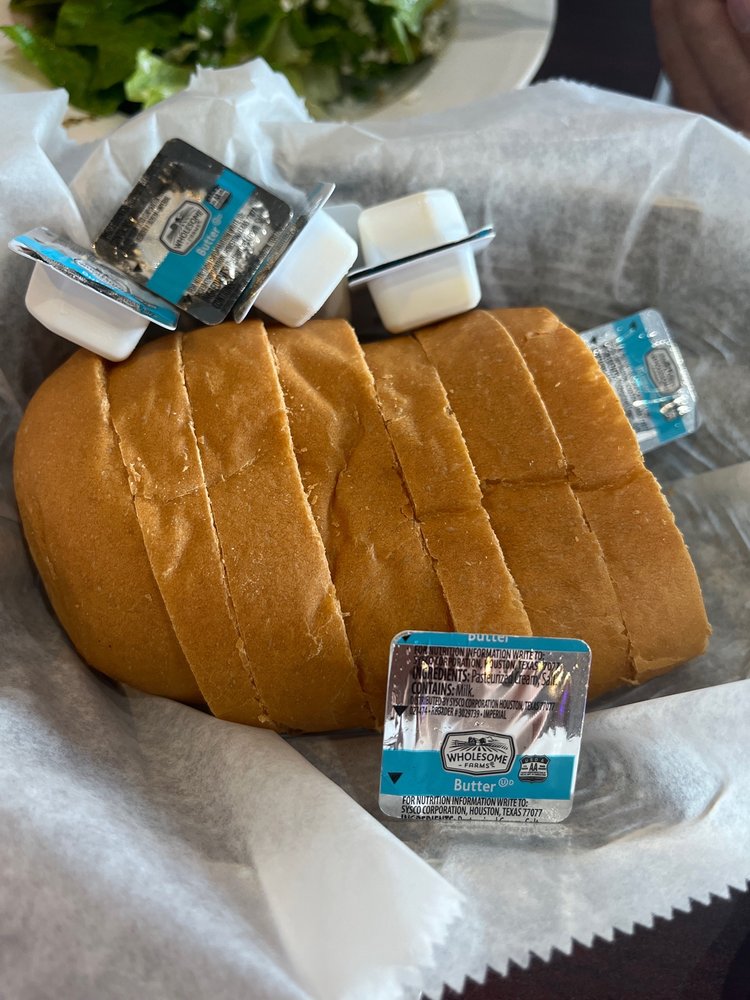 Yianni's Cafe and Grill