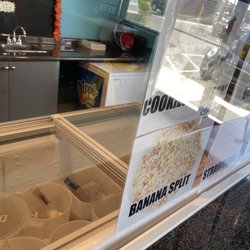 Tiki Turtle's Ice Creams and Mocktails - Dipping dots