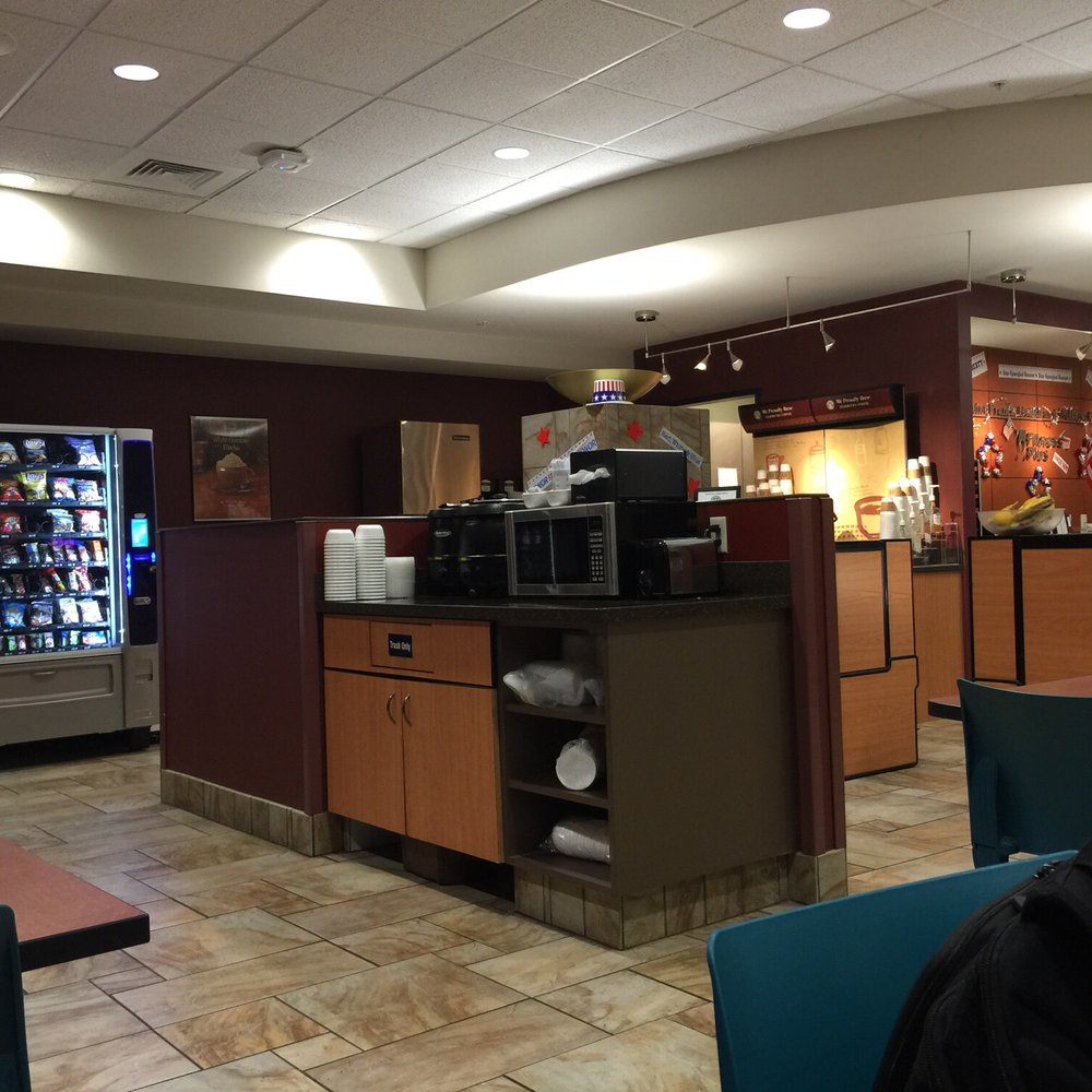 Fitness Plus - Nice lobby and snack area. - Gyms Near Me - Cape Girardeau, Missouri Fitness Plus - Nice lobby and snack area. - Gyms Near Me - Cape Girardeau, Missouri