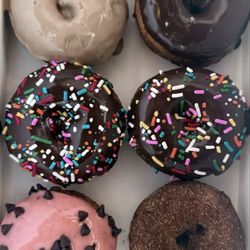 Benny's Donuts