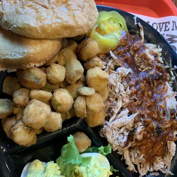 Full Moon BBQ - Pulled pork plate - Barbeque Near Me - Madison, Mississippi