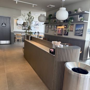 Joe & The Juice - Juice Bars & Smoothies Near Me - Costa Mesa, California