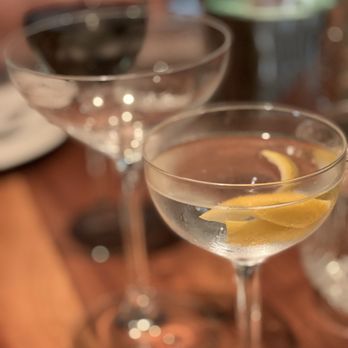 SERA - First drink in a larger glass and weaving in a smaller glass. No consistency! No bueno!! - Seafood Near Me - Honolulu, Hawaii