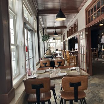 LedgeStone Vineyards - Restaurant, seating area - Wineries Near Me - Greenleaf, Wisconsin