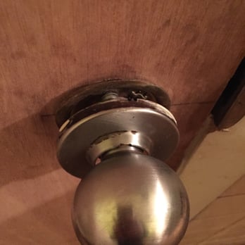 El Taco Veloz - Broken Door knob in men's room - Mexican Near Me - Westminster, Colorado El Taco Veloz - Broken Door knob in men's room - Mexican Near Me - Westminster, Colorado