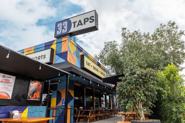 33 Taps Silver Lake by null