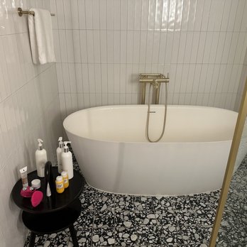 Kimpton Alton Hotel - Deep tub in spa king room - Hotels Near Me - San Francisco, California
