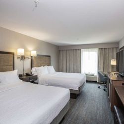 Hampton Inn & Suites Cincinnati / Kenwood - Guest room
