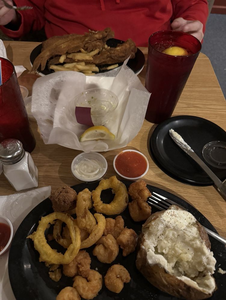 STALVEY’S RESTAURANT & LOUNGE Updated May 2024 19 Photos & 61