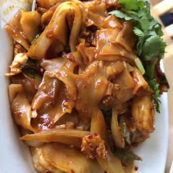 Krua Thai - drunken noodles with shrimp - Thai Near Me - Chula Vista, California Krua Thai - drunken noodles with shrimp - Thai Near Me - Chula Vista, California