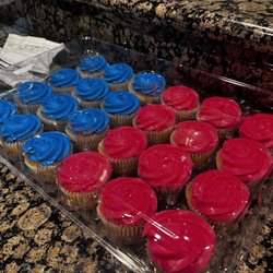 Albertsons - Blue and "pink" cupcakes