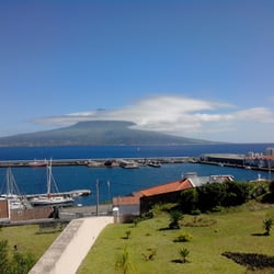 Azoris Faial Garden - Vue sur l'île Pico