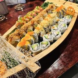 Uncle Lee’s Asian Bistro & Sushi Bar