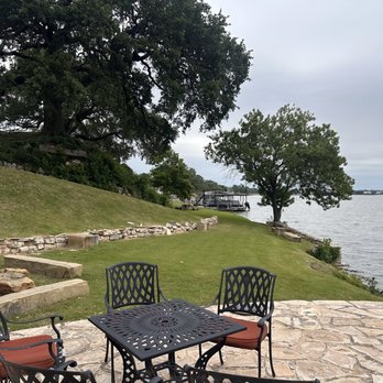Inn On Lake Granbury - Hotels Near Me - Granbury, Texas