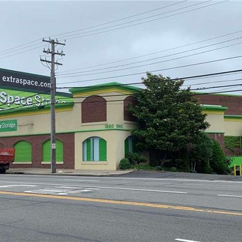 Extra Space Storage - Self Storage Near Me - New Hyde Park, New York Extra Space Storage - Self Storage Near Me - New Hyde Park, New York