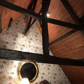 Au Bon Fermier - It was amazing to stay in a building that was 100 years old before the United States was even an idea - Restaurants Near Me - Morbecque, 59