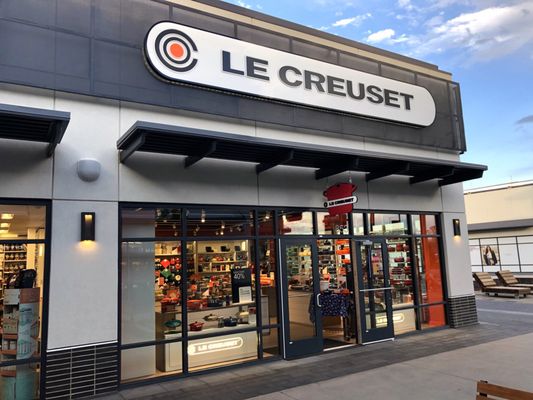 Lucky Brand Outlet Store