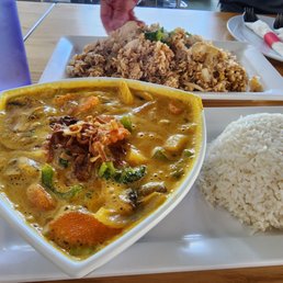 Full bowls of curry!