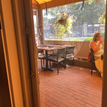 Murphy's - Open outdoor seats - American Near Me - Atlanta, Georgia