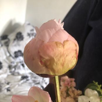 J Flowers - What my mother received... - Florists Near Me - Redondo Beach, California