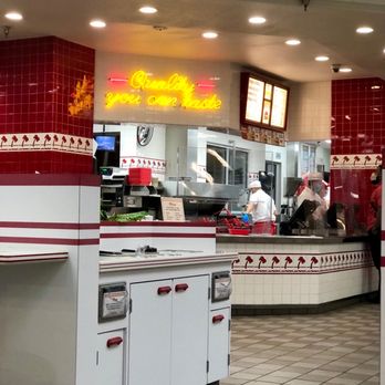 In-N-Out Burger - Getting it done - Burgers Near Me - Lebec, California