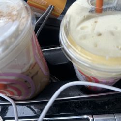Dunkin' - Caramel Craze Strawberry daydream refresher w/banana cold foam