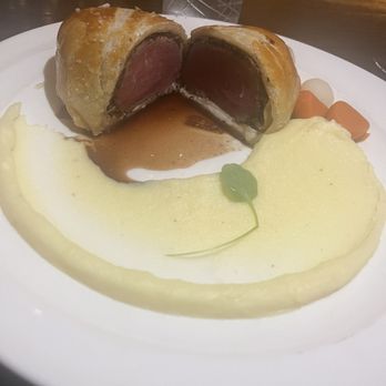 Gordon Ramsay Hell's Kitchen - Beef Wellington - New American Near Me - Miami, Florida Gordon Ramsay Hell's Kitchen - Beef Wellington - New American Near Me - Miami, Florida