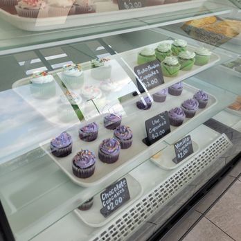 Starbread Bakery - Bakeries Near Me - Carson, California