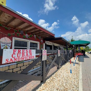 Robert Is Here - Entrance - Fruits & Veggies Near Me - Homestead, Florida Robert Is Here - Entrance - Fruits & Veggies Near Me - Homestead, Florida