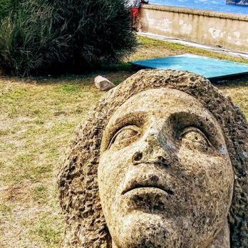 Comune di Procida - Ruins - he had a great fall but this is not humpty dumpty - Procida, NA