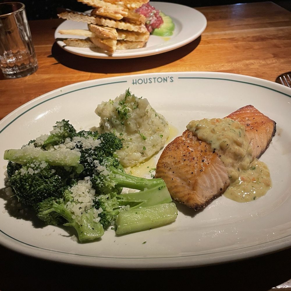 Houston's Restaurant - Salmon - New American Near Me - Irvine, California