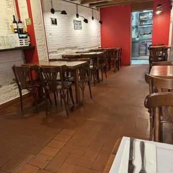 PaTapas - Inside - Tapas Bars Near Me - Barcelona, B PaTapas - Inside - Tapas Bars Near Me - Barcelona, B