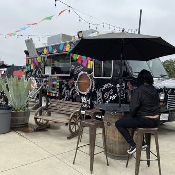 Más Cafecito Coffee - Seating area outside - Coffee & Tea Near Me - La Puente, California Más Cafecito Coffee - Seating area outside - Coffee & Tea Near Me - La Puente, California