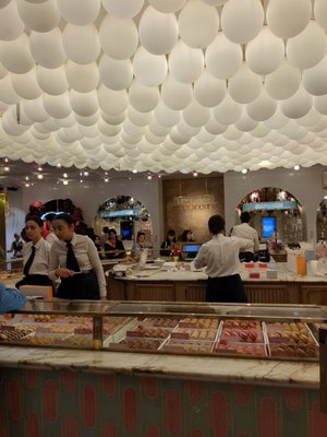 86Champs - L'Occitane x Pierre Hermé by null