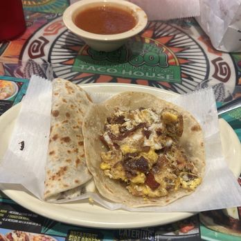 Taqueria Del Sol - Bacon and egg taco yummy flour tortilla quesadilla with fajita. Yummy hot sauce so good and fresh chips. - Tex-Mex Near Me - Houston, Texas Taqueria Del Sol - Bacon and egg taco yummy flour tortilla quesadilla with fajita. Yummy hot sauce so good and fresh chips. - Tex-Mex Near Me - Houston, Texas