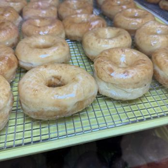 Ruby Donut - Donuts Near Me - Lunenburg, Massachusetts